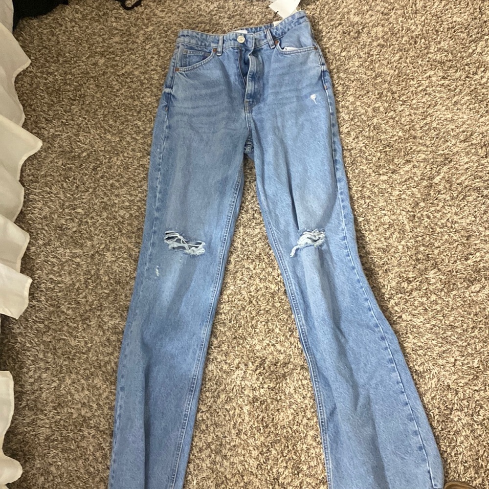 Zara hi rise boot cut jeans. Never worn.